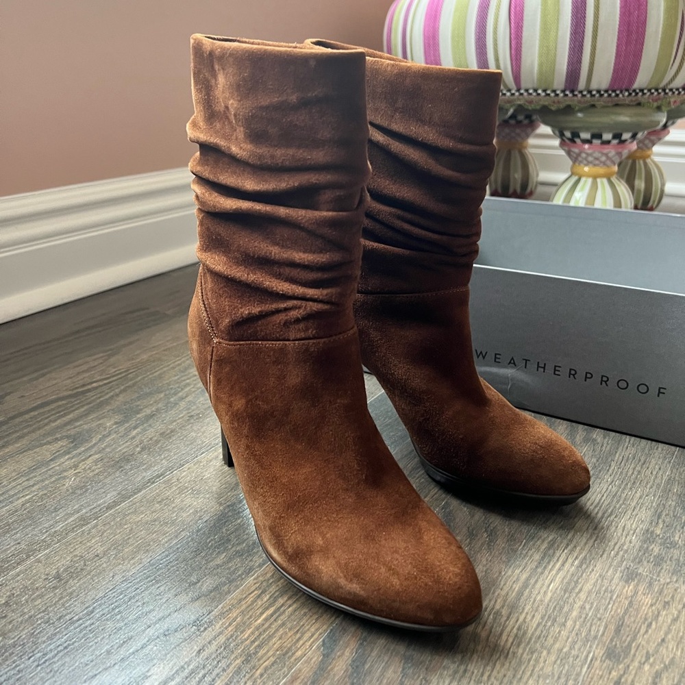Aquatqlia suede weatherproof heeled boots